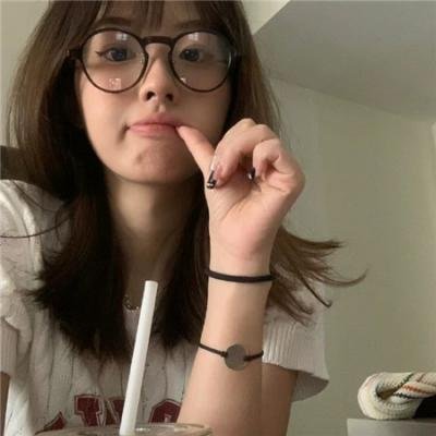 妓女。演员。皮条客